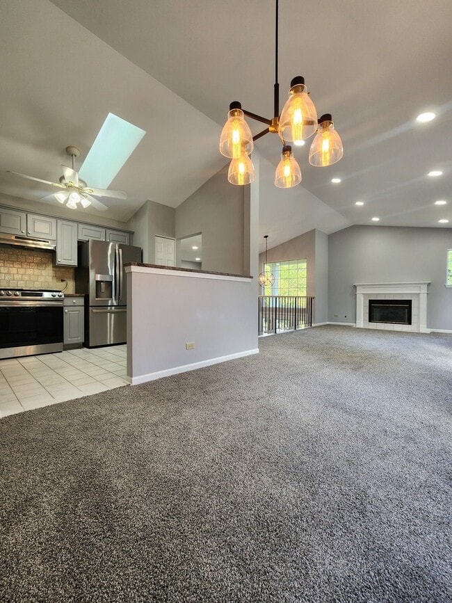 Building Photo - 2753 S Cedar Glen Dr