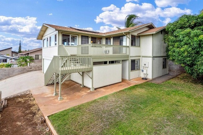 Building Photo - South Maui 2 Bedroom / 1 Bathroom Unfurnished downstairs unit  - Almost all Utiilities included! ...