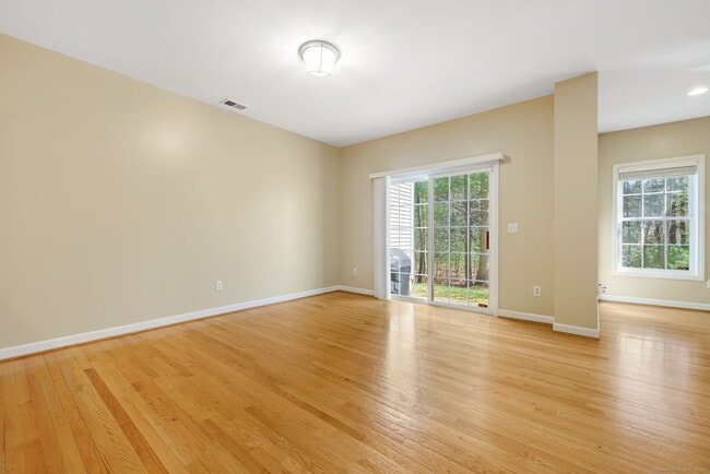 Building Photo - 38 Brighton Park Way