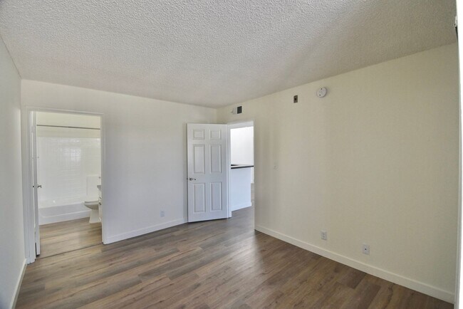 Building Photo - 11416 Albers St