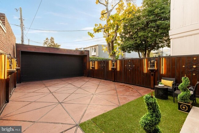 Building Photo - 810 Prince St