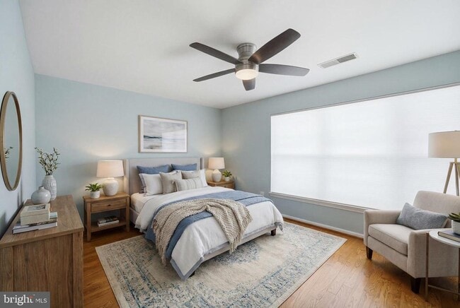 Building Photo - 10793 Symphony Way