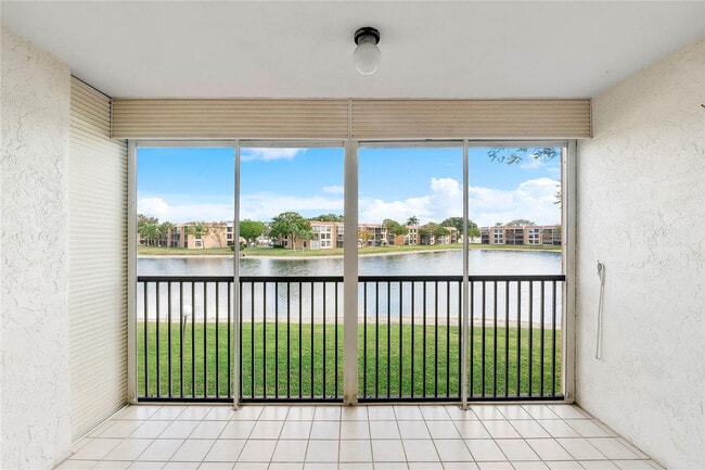 Building Photo - 6519 Coral Lake Dr