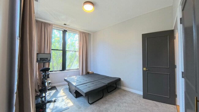 Building Photo - 1601 S Halsted St