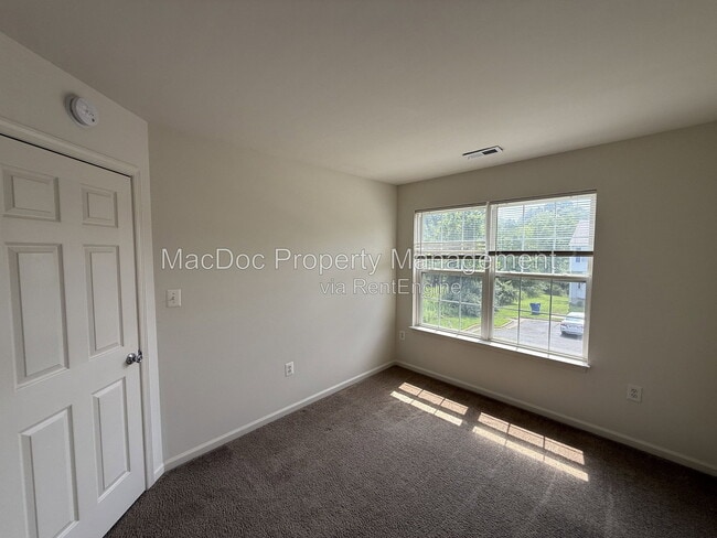 Building Photo - 219 Merrill Ct