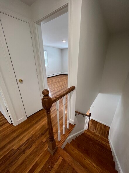 Building Photo - 36 Hill Rd