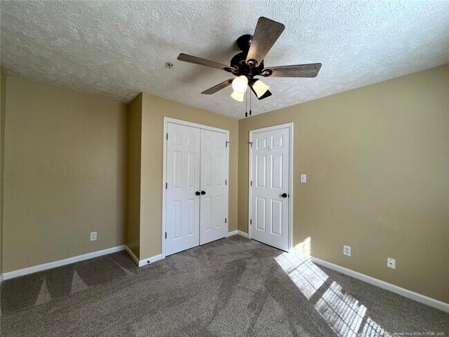 Building Photo - 372 Bubble Creek Ct