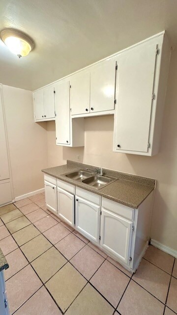 Building Photo - 9721 Grape St