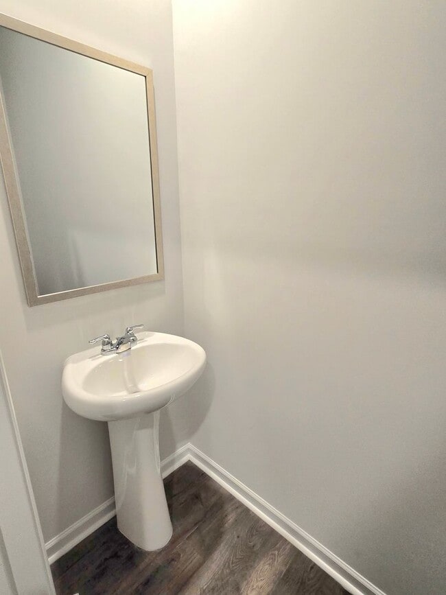 Building Photo - 4828 Southwind Rd