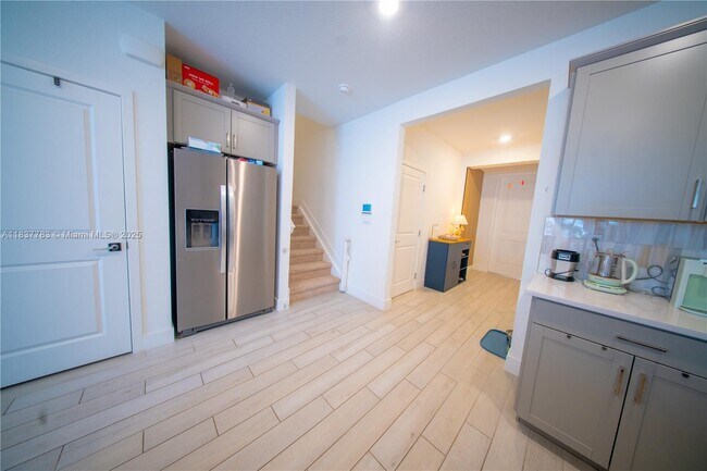 Building Photo - 138 SW 171st Terrace