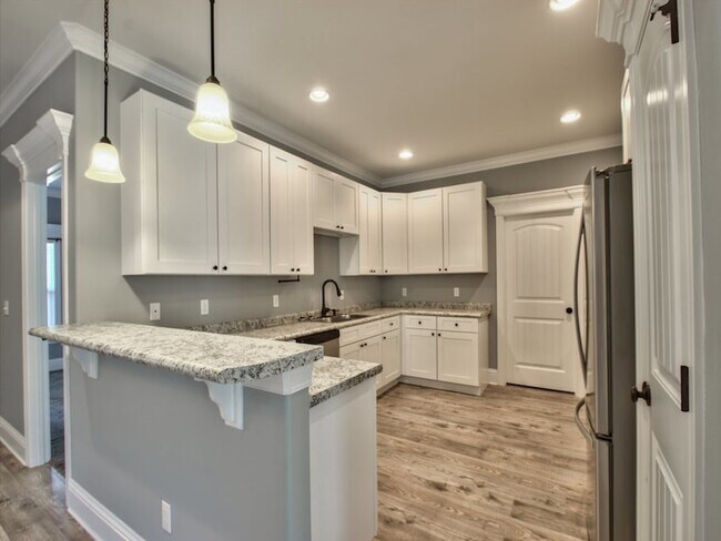 Building Photo - 114 Carousel Cir