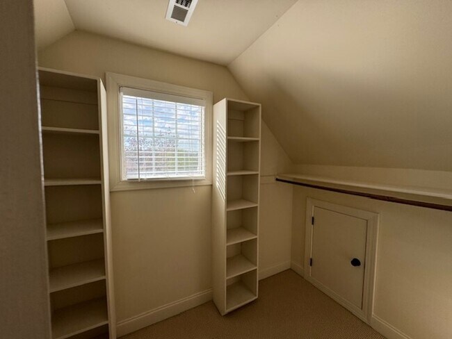 Building Photo - Eagle Ridge Golf Club!