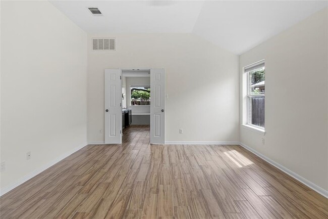 Building Photo - 1011 St Helena Dr