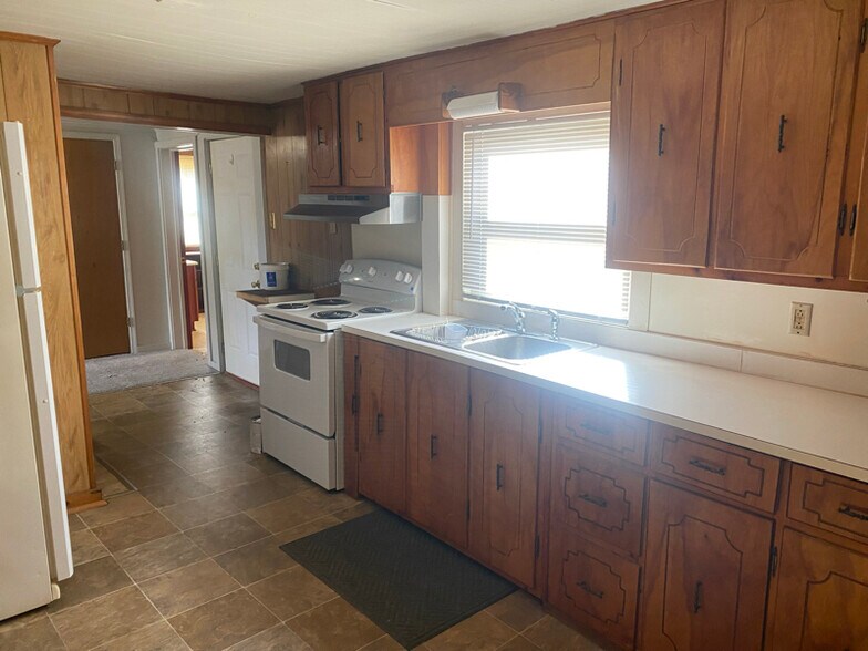 Building Photo - 415 Bond St