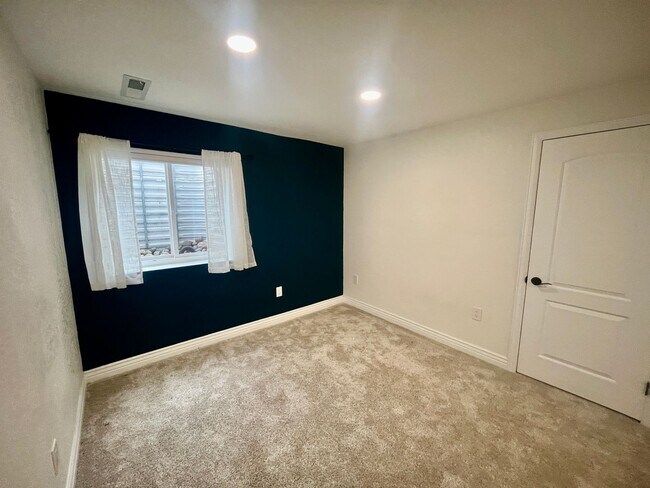 Building Photo - Beautifully Renovated 4-Bedroom Home in Canterberry Crossing