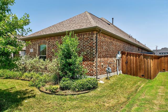 Building Photo - 2410 Topaz Dr