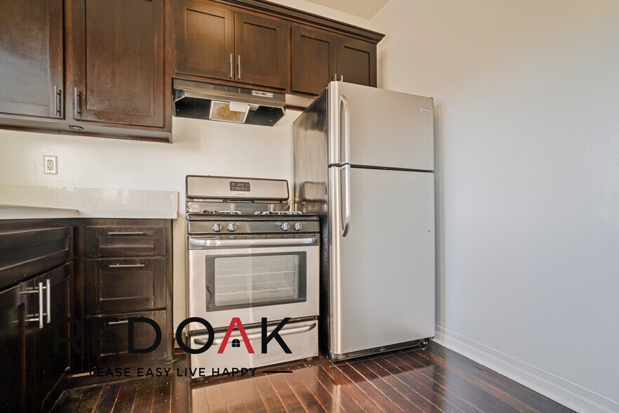 Building Photo - 1327 Magnolia Ave