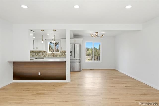 Building Photo - 6752 S Dahlia Ct