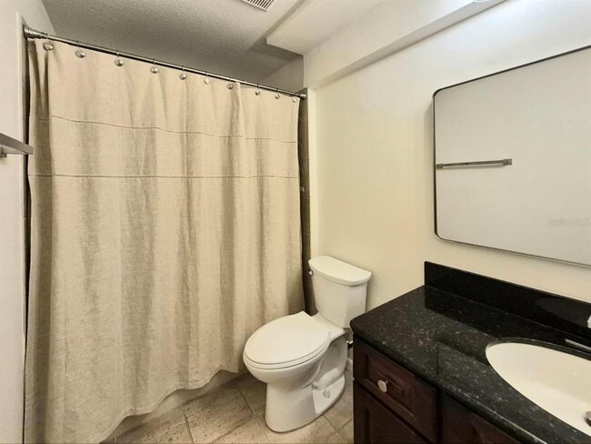 Building Photo - 2214 Green Oaks Ln