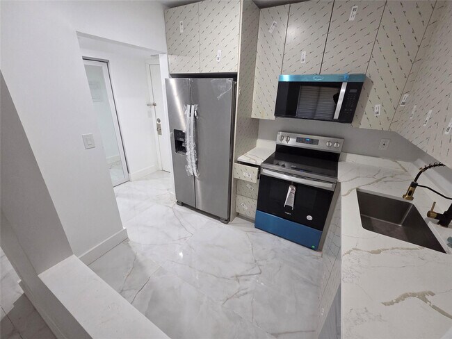 Building Photo - 251 S Cypress Rd