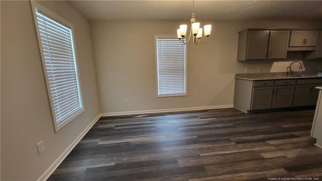 Building Photo - 111 Pineridge Dr