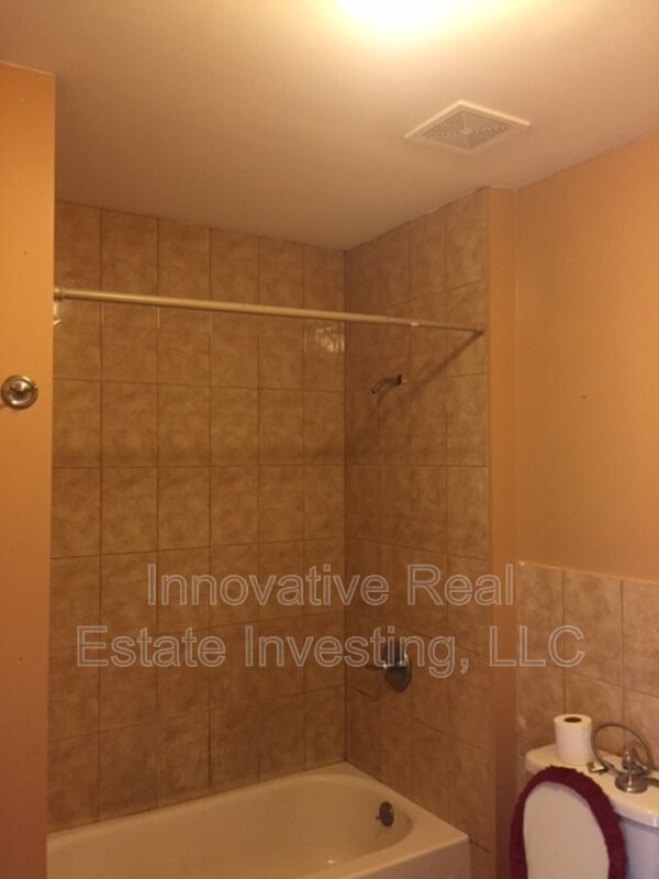 Building Photo - 530 N 53rd St