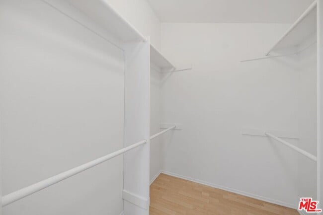 Building Photo - 1646 Palisades Dr