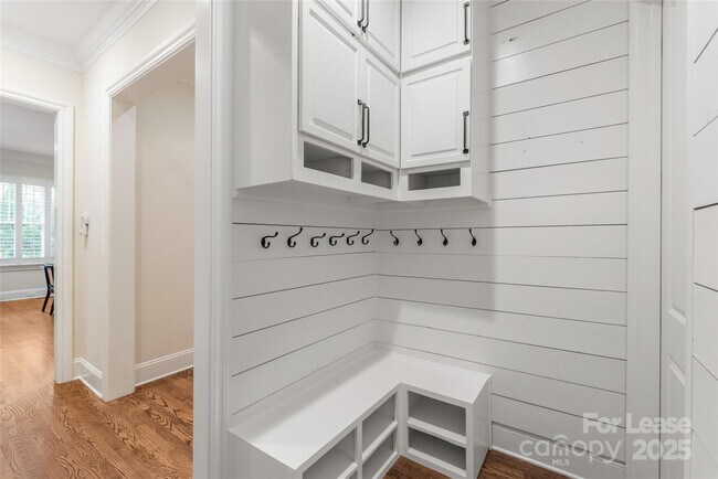Building Photo - 6723 Conservatory Ln