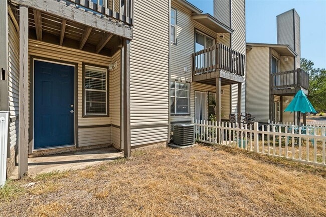 Building Photo - 1806 River Crossing Cir