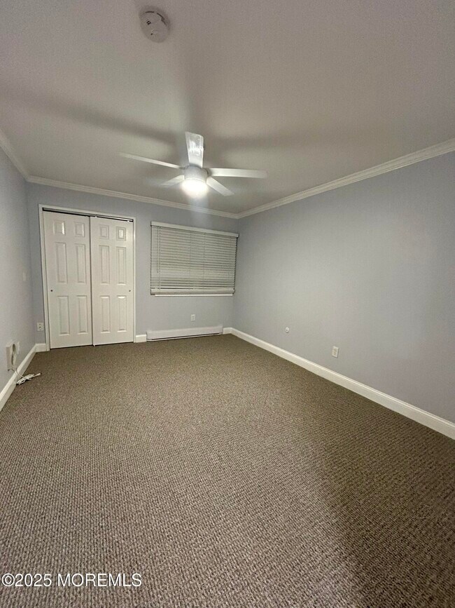 Building Photo - 330 Shore Dr