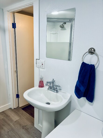 Building Photo - 13623 8th Ave SW