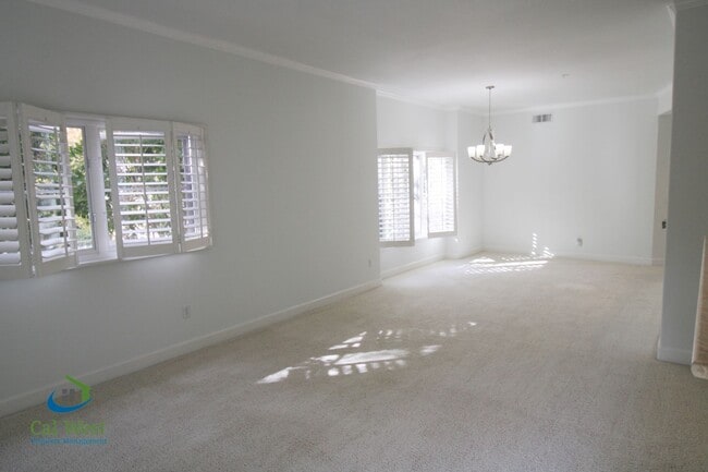 Building Photo - $5,295 - Elegant 3br / 2ba Condo in 55+ Lo...