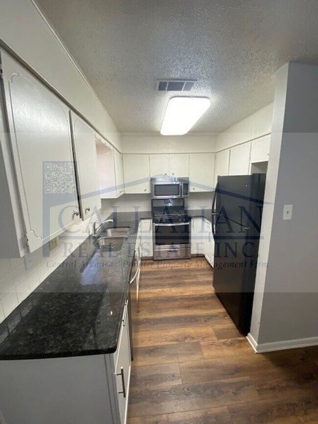 Building Photo - Twin Lakes 3 Bedroom Home