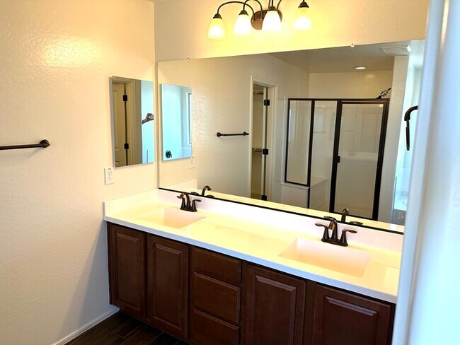 Building Photo - Stunning Elliot Groves home in Morrison Ranch. 4 bed+ 2 offices + loft