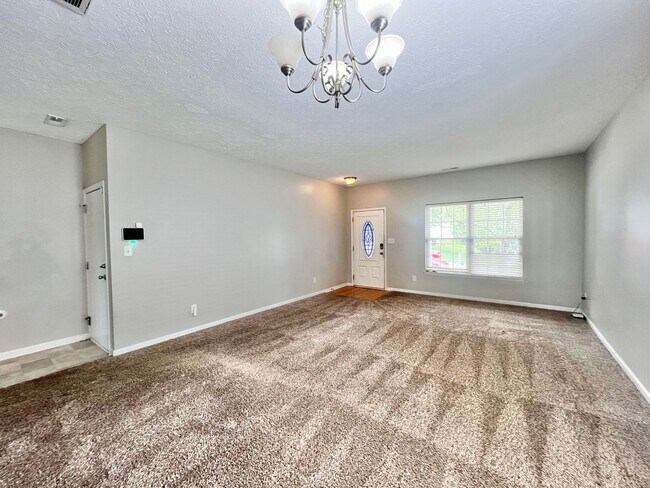 Building Photo - 2019 Spring Creek Dr