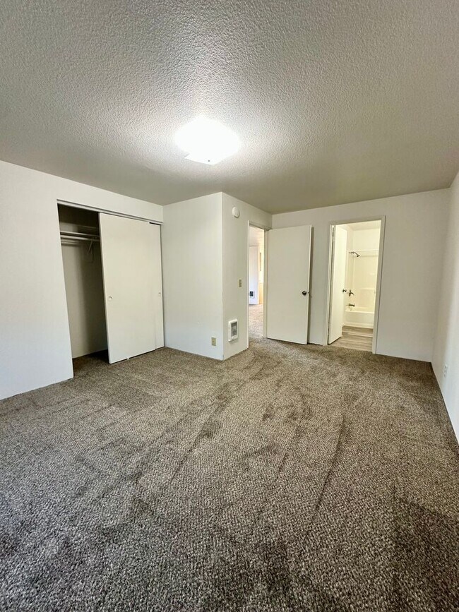 Building Photo - 1328/1330 SW 17th St