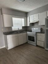 Building Photo - 504 S Westgate Ave