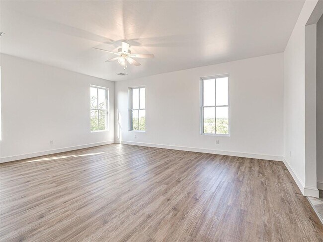 Building Photo - 29612 Memory Ln