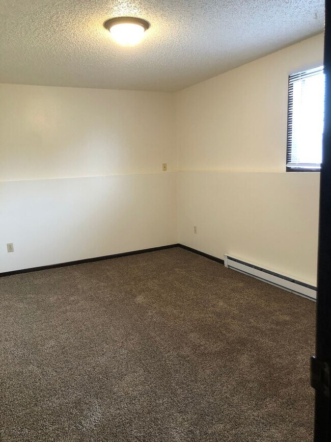 Building Photo - 15102-15104 E Rich Ave