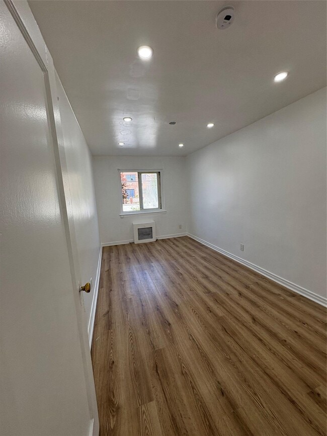 Building Photo - 21-20 80th St