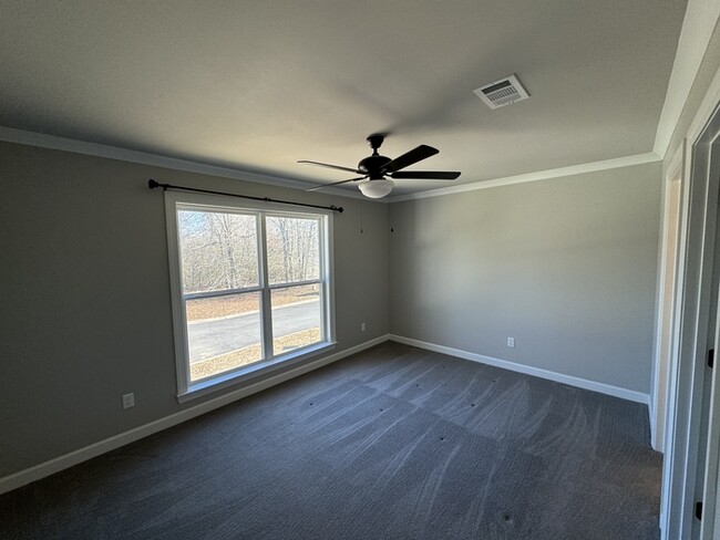 Building Photo - New 4 bedroom 3 bath home in Sherwood
