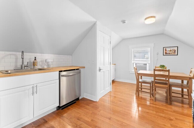 Building Photo - 67 Curtis Rd