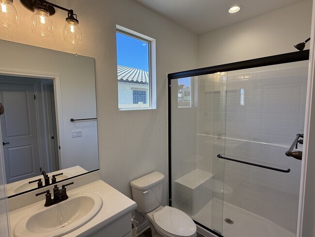 Building Photo - 4470 Hickory Ct