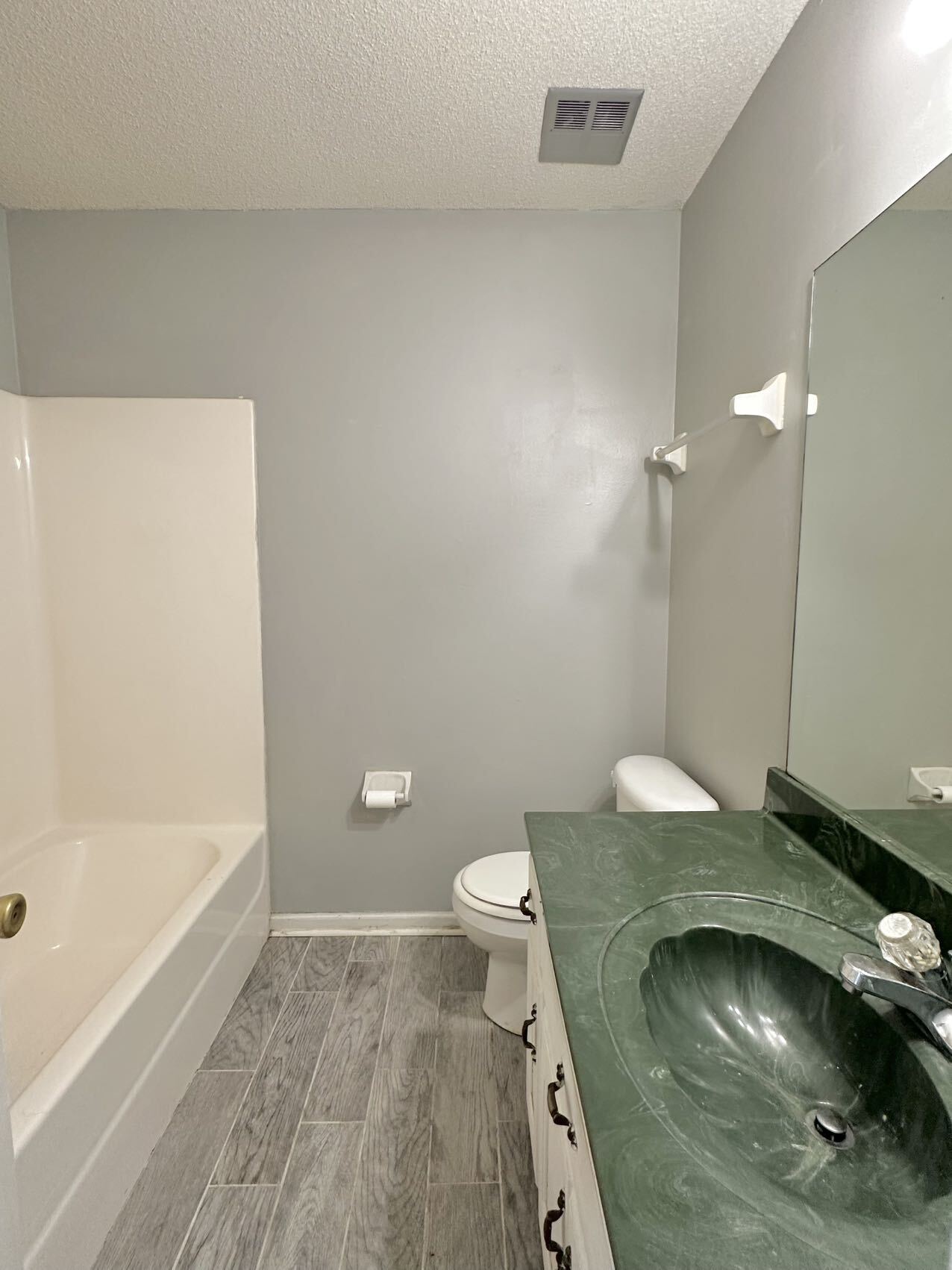 Building Photo - 1090 Cambrain Dr