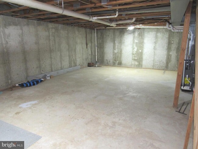 Building Photo - 716 Sandalwood Ln