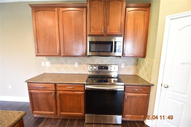 Building Photo - 6737 Eagle Feather Dr