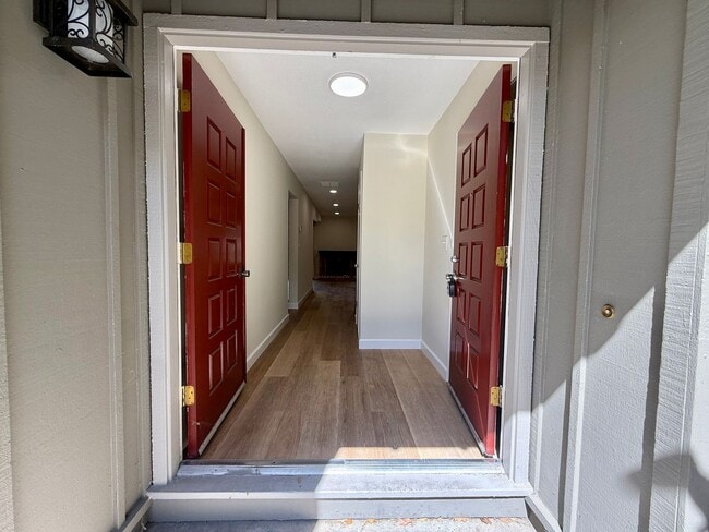 Building Photo - 105 Walnut Hill Ct