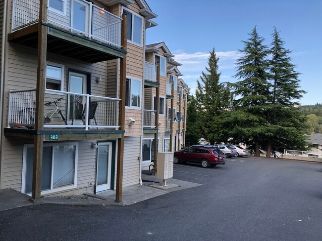 Building Photo - 303 Elwood Ct
