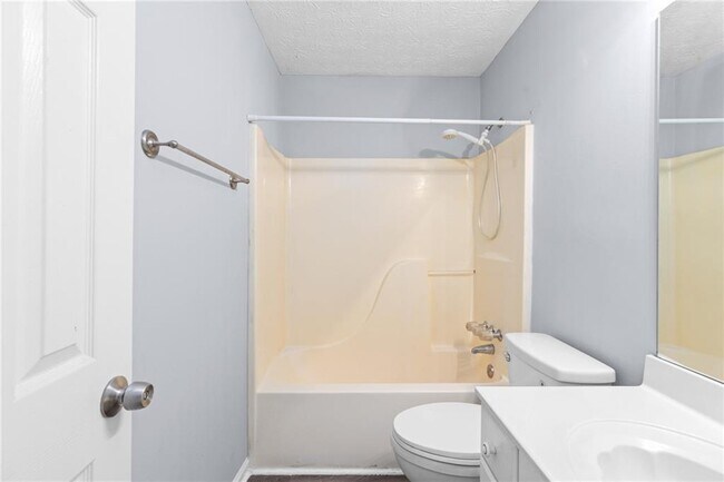 Building Photo - 2110 Racquet Club Cir NW