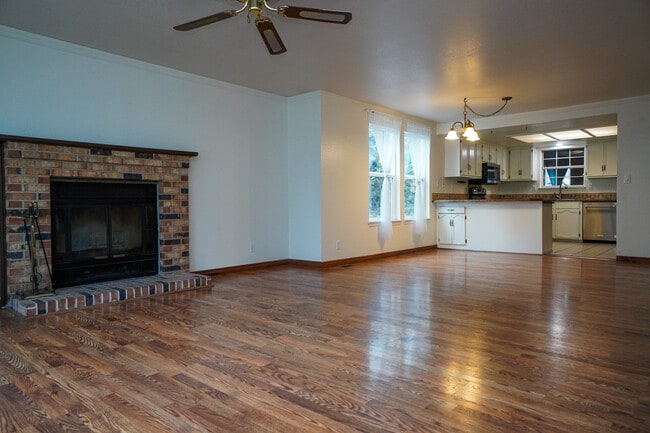 Building Photo - 2569 Camden Ln